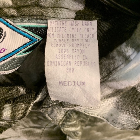 Vtg 90s Dino Di Milano Hawaiian Shirt Size Coral Aquarium Salt Water Fish Mens M - Picture 5 of 5